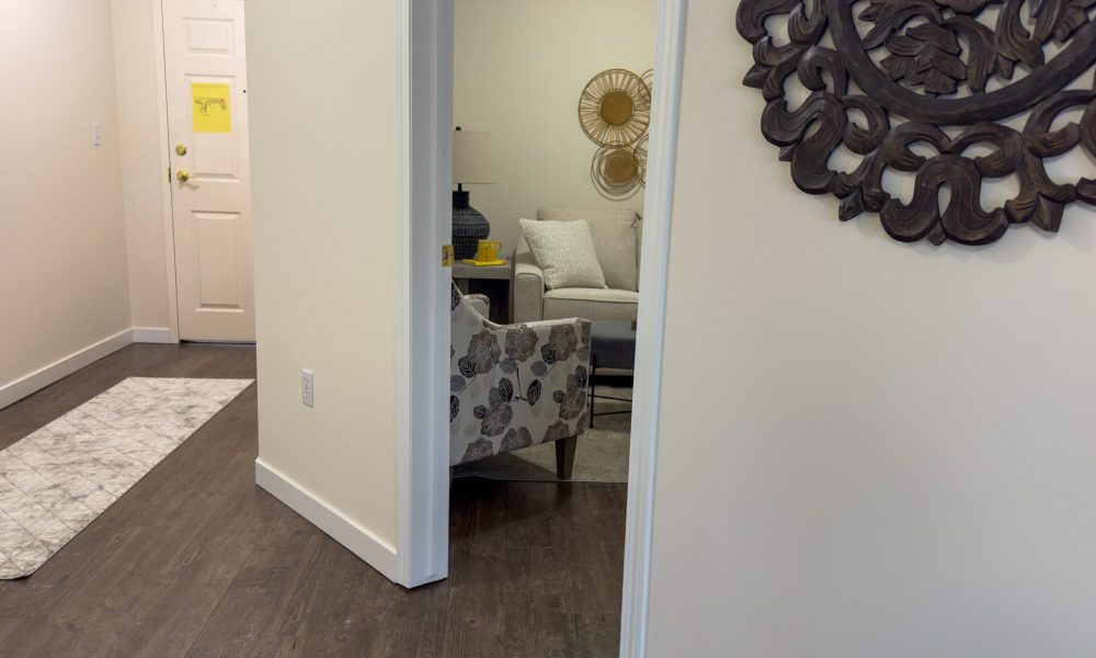 1 BR 1 Bath + Den - Entry Area